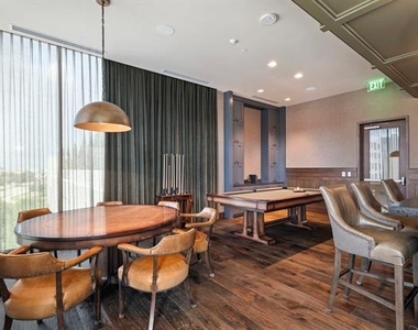 7901 Windrose Avenue - Photo Thumbnail 25