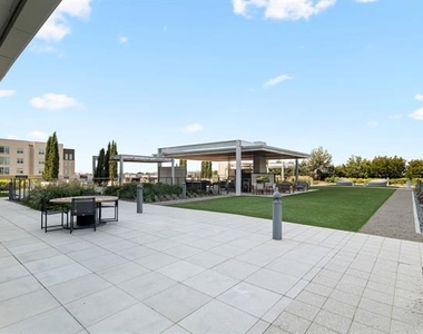 7901 Windrose Avenue - Photo Thumbnail 29
