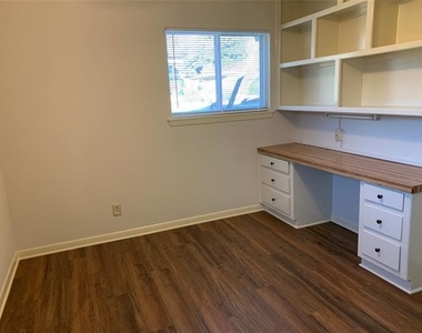 1402 S Cliff Street - Photo Thumbnail 8