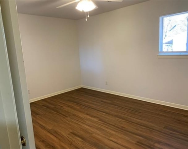 1402 S Cliff Street - Photo Thumbnail 4