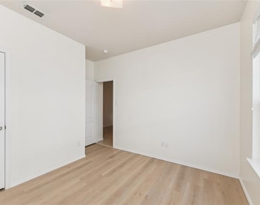 9108 Blackstone Drive - Photo Thumbnail 14