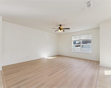 9108 Blackstone Drive - Photo Thumbnail 5