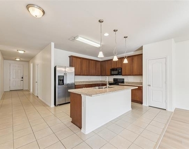 9108 Blackstone Drive - Photo Thumbnail 8