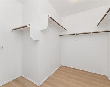 9108 Blackstone Drive - Photo Thumbnail 21