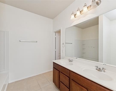 9108 Blackstone Drive - Photo Thumbnail 24