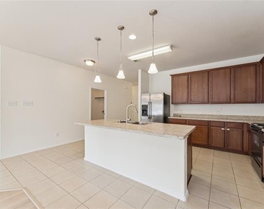 9108 Blackstone Drive - Photo Thumbnail 7