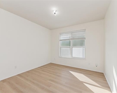9108 Blackstone Drive - Photo Thumbnail 15