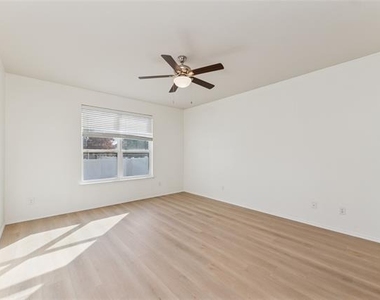 9108 Blackstone Drive - Photo Thumbnail 17
