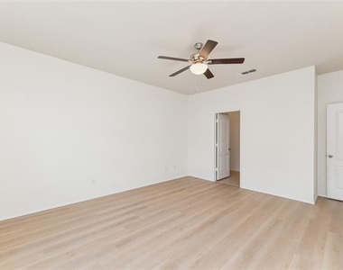 9108 Blackstone Drive - Photo Thumbnail 19