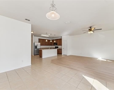 9108 Blackstone Drive - Photo Thumbnail 2