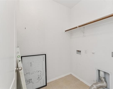 9108 Blackstone Drive - Photo Thumbnail 25