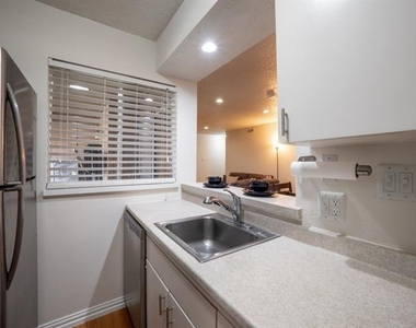 5132 Amesbury Drive - Photo Thumbnail 14