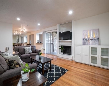 5132 Amesbury Drive - Photo Thumbnail 6