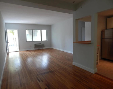 1200 Marseille Drive - Photo Thumbnail 6