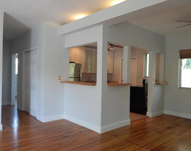 1200 Marseille Drive - Photo Thumbnail 4