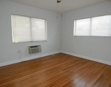 1200 Marseille Drive - Photo Thumbnail 10