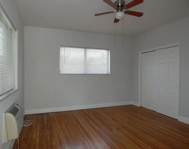 1200 Marseille Drive - Photo Thumbnail 9