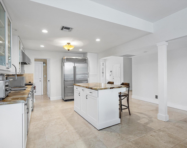 1421 Ponce De Leon - Photo Thumbnail 11