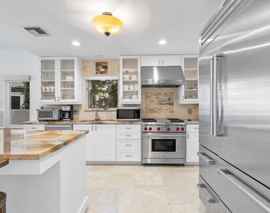 1421 Ponce De Leon - Photo Thumbnail 16