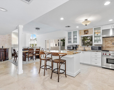 1421 Ponce De Leon - Photo Thumbnail 9