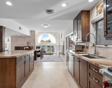 1421 Ponce De Leon - Photo Thumbnail 38
