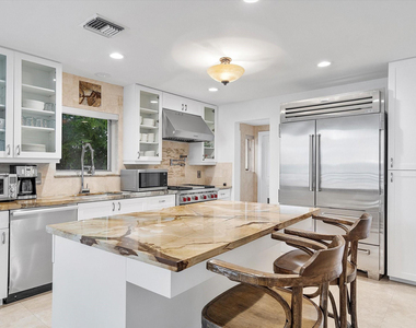 1421 Ponce De Leon - Photo Thumbnail 13