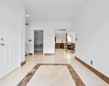 1421 Ponce De Leon - Photo Thumbnail 30