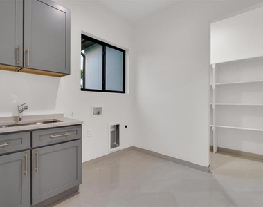 3932 Cortez Drive - Photo Thumbnail 13