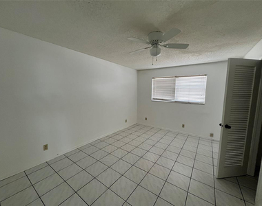 230 Sw 1st Street - Photo Thumbnail 7