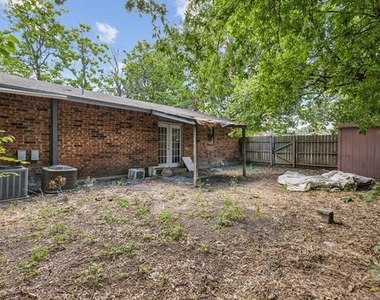 1821 Randolph Drive - Photo Thumbnail 4
