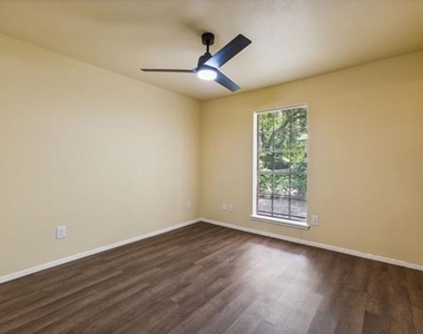 1821 Randolph Drive - Photo Thumbnail 5