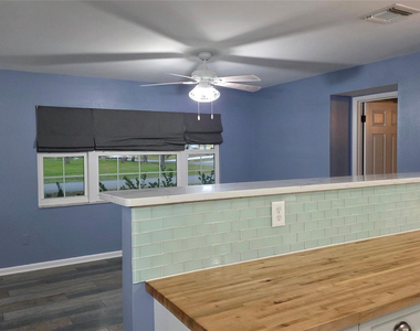 426 Tulip Drive - Photo Thumbnail 5