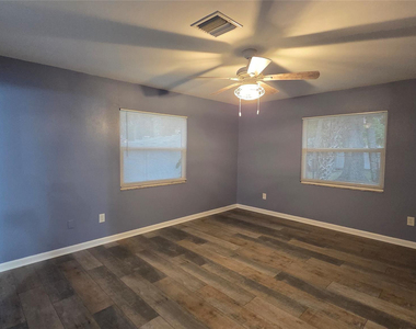 426 Tulip Drive - Photo Thumbnail 12