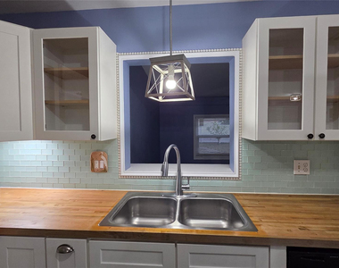 426 Tulip Drive - Photo Thumbnail 7