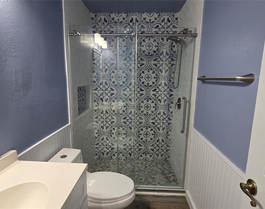 426 Tulip Drive - Photo Thumbnail 9