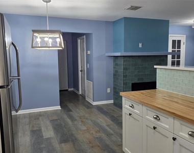 426 Tulip Drive - Photo Thumbnail 6