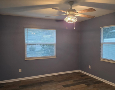 426 Tulip Drive - Photo Thumbnail 8