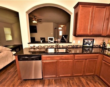 3217 Jackal Drive - Photo Thumbnail 3