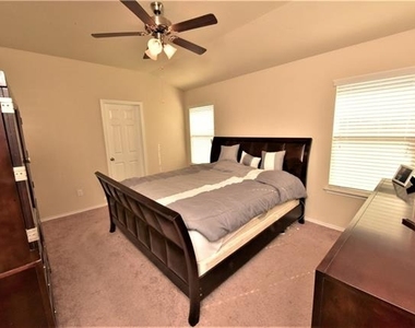 3217 Jackal Drive - Photo Thumbnail 14