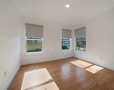 3214 King Street - Photo Thumbnail 12