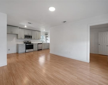 3214 King Street - Photo Thumbnail 1