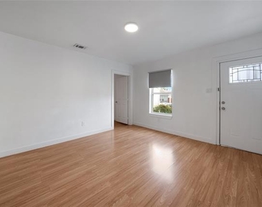 3214 King Street - Photo Thumbnail 3
