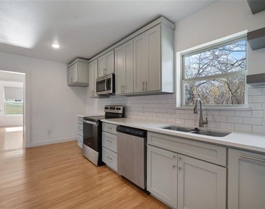 3214 King Street - Photo Thumbnail 4