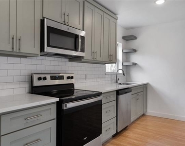 3214 King Street - Photo Thumbnail 6