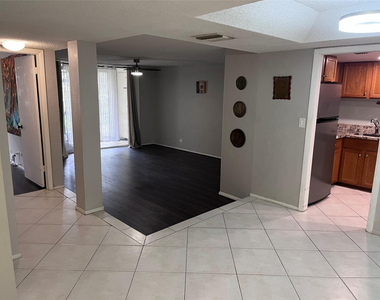 3670 N Inverrary Drive - Photo Thumbnail 2