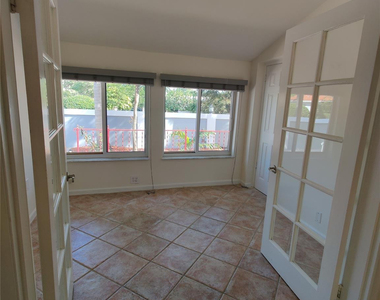 733 Ne 18th Avenue - Photo Thumbnail 4