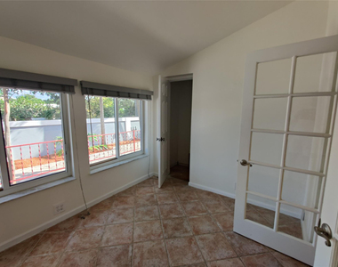 733 Ne 18th Avenue - Photo Thumbnail 5