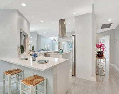 9066 Nw 52nd Court - Photo Thumbnail 8