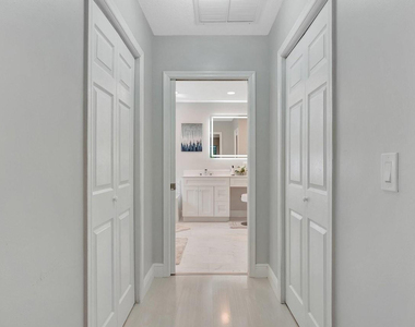 9066 Nw 52nd Court - Photo Thumbnail 14