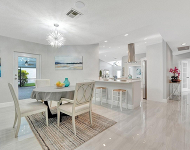 9066 Nw 52nd Court - Photo Thumbnail 9